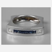 Moderner Ring mit Saphiren und Diamanten111