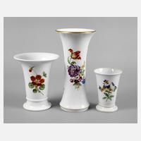 Meissen drei Vasen Blumenmalerei111